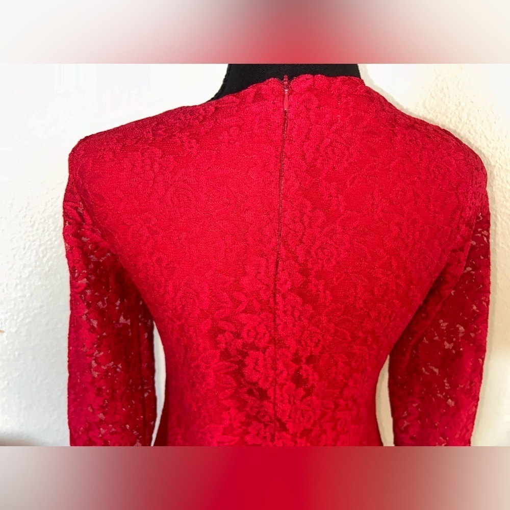 (#6) April girl dress lace woman’s small smoke free home - Picture 3 of 4